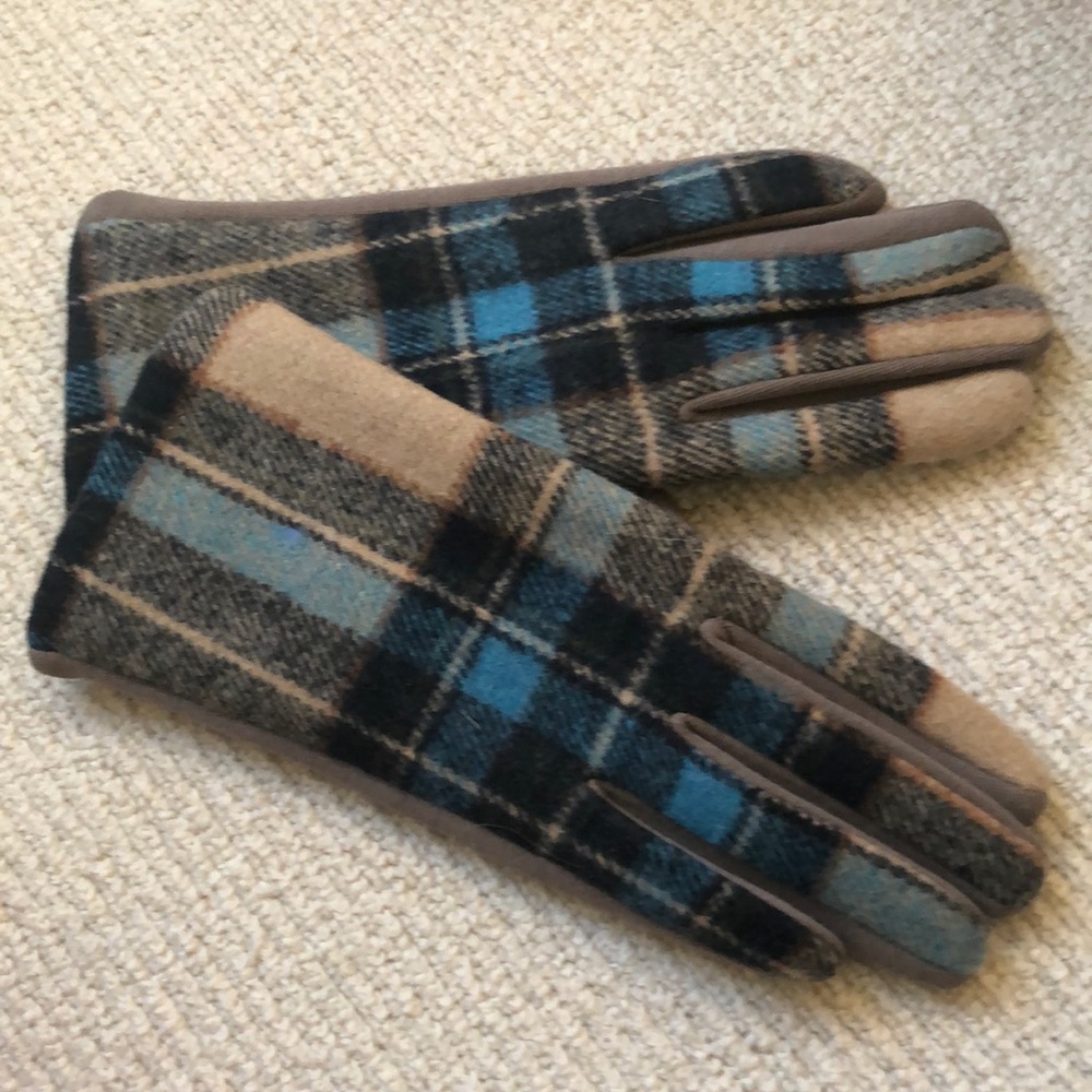 Plaid gloves